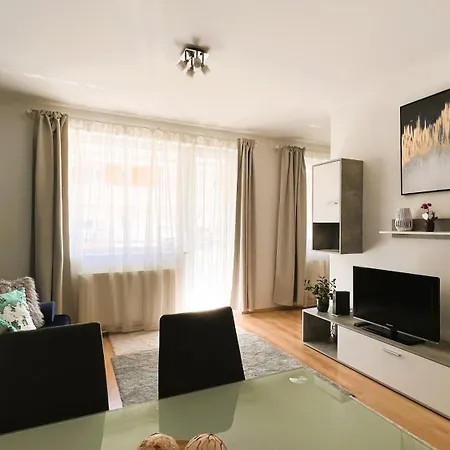Apartment Cosy Living W Balcony