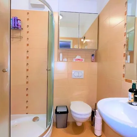 Cosy Living W Balcony Apartman